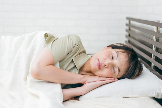 朝にタンパク質摂取すると快眠できる